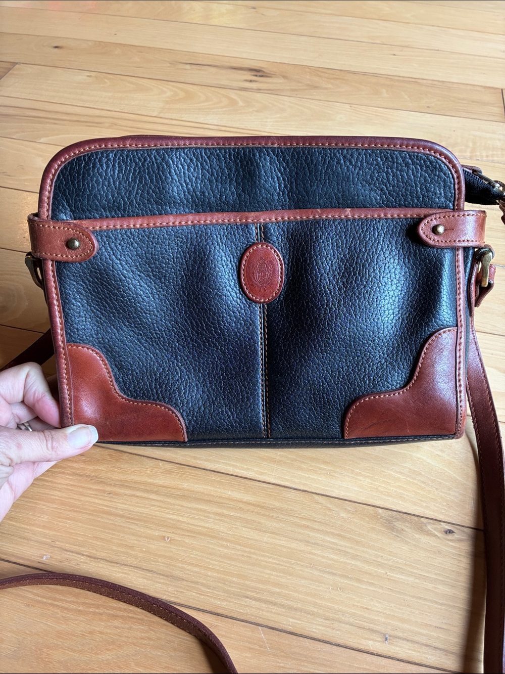 Vintage leather eighties nineties bag